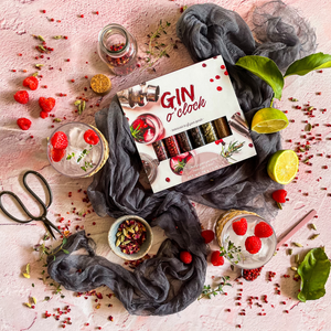 Gin O Clock Gin Gift Set | Make Your Own Flavoured Gin | Infuse Your Craft Gin And Cocktails At Home | 8 Botanical Ingredients